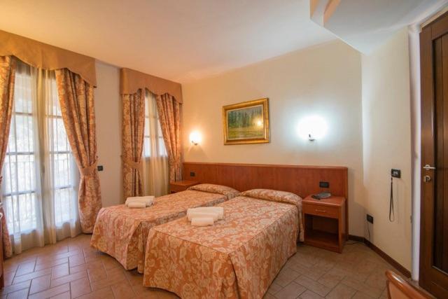 Albergo Giardino Sannazzaro de' Burgondi Εξωτερικό φωτογραφία