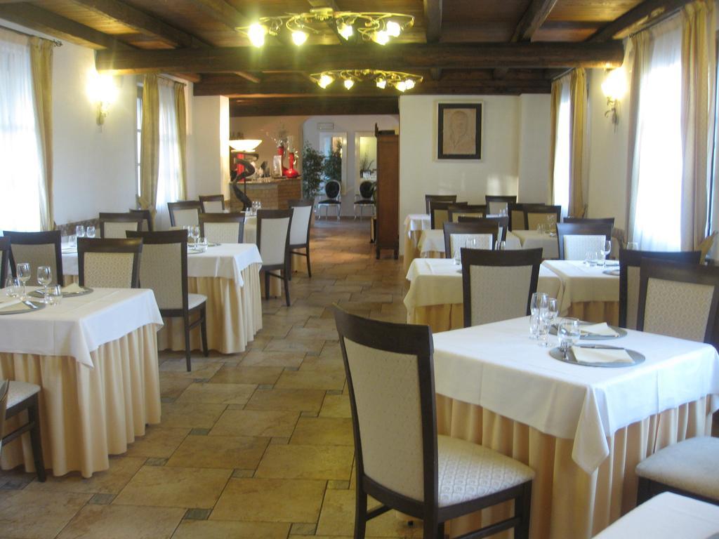 Albergo Giardino Sannazzaro de' Burgondi Εξωτερικό φωτογραφία
