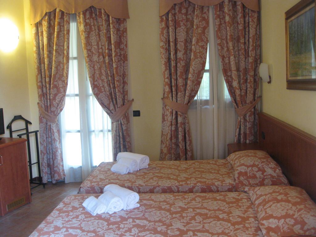 Albergo Giardino Sannazzaro de' Burgondi Δωμάτιο φωτογραφία