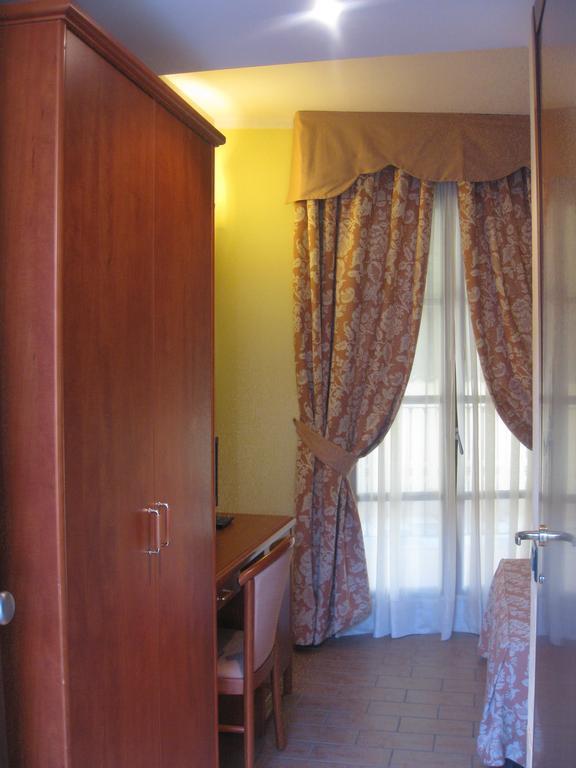 Albergo Giardino Sannazzaro de' Burgondi Δωμάτιο φωτογραφία